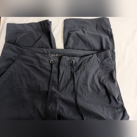 2/$30 Columbia Lightweight Casual Summer Capris-(#337) - Picture 1 of 7